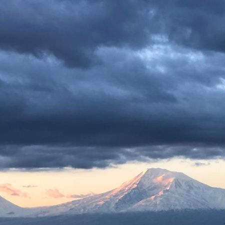 Glide Hostel Єреван Екстер'єр фото