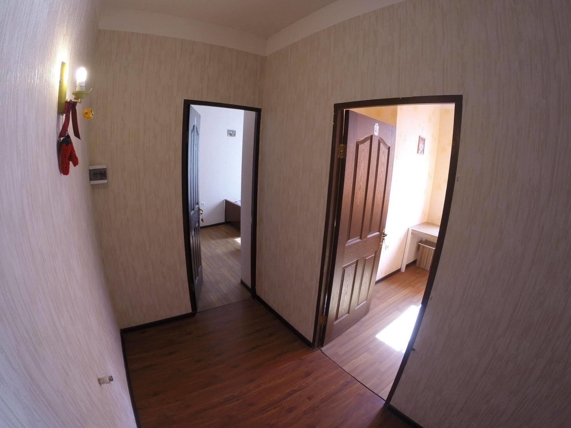Glide Hostel Єреван Екстер'єр фото