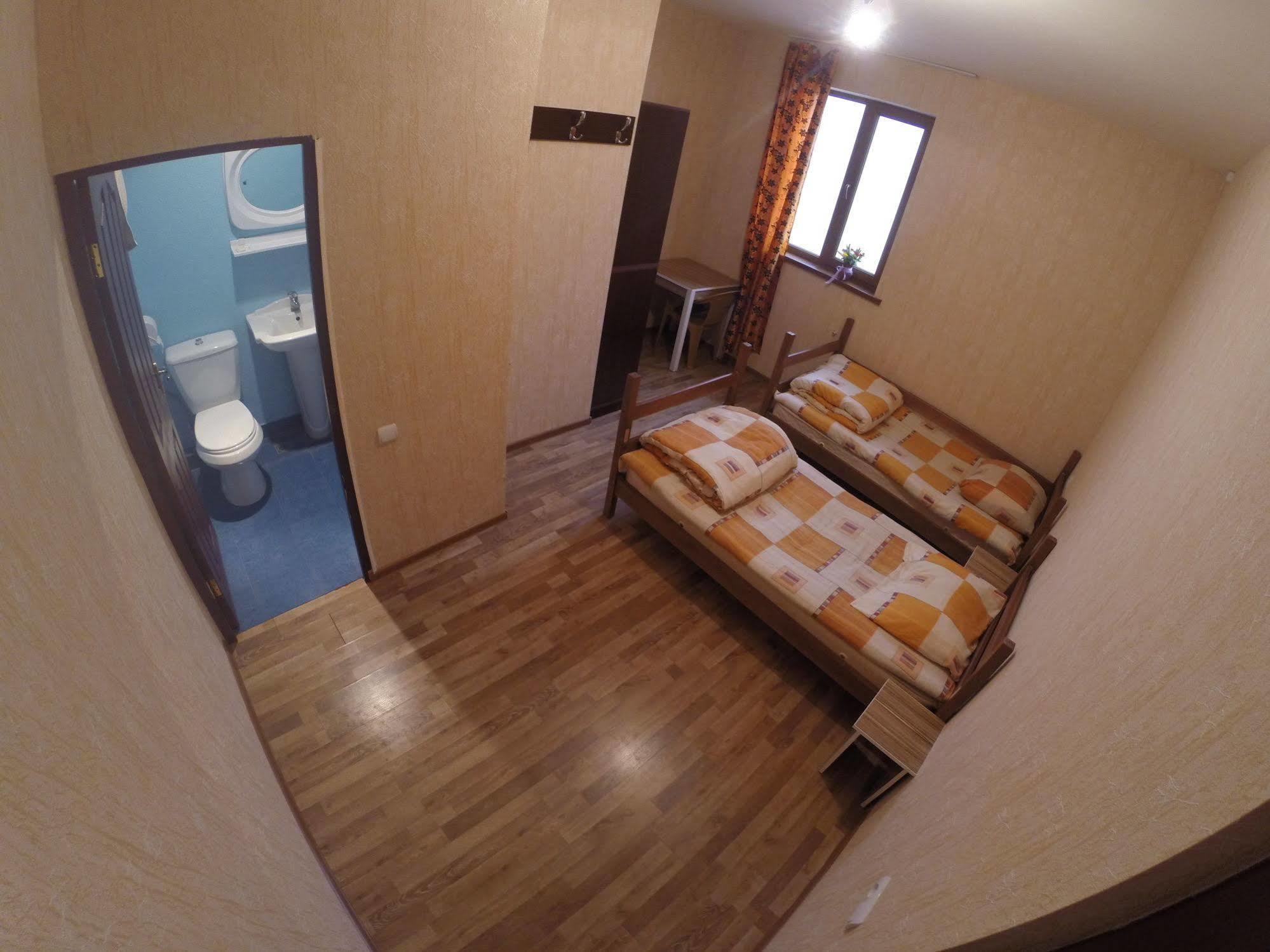 Glide Hostel Єреван Екстер'єр фото