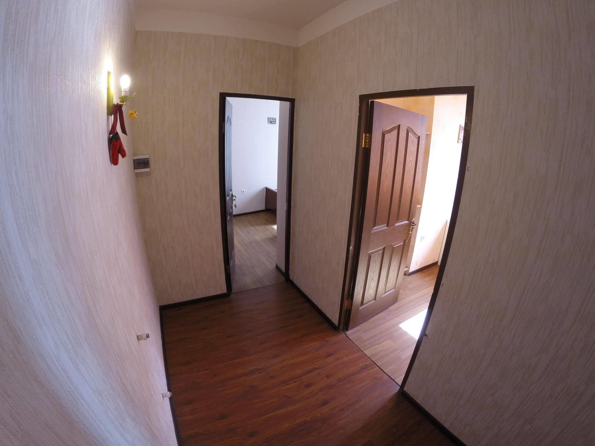 Glide Hostel Єреван Екстер'єр фото